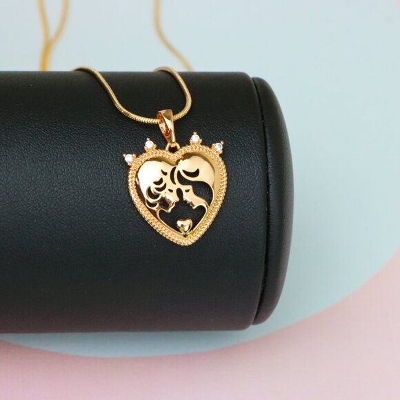 "Crowned Heart Pendant in Rose Gold with Intricate Silhouette Design, XPPT1839 - Picture 13 of 13